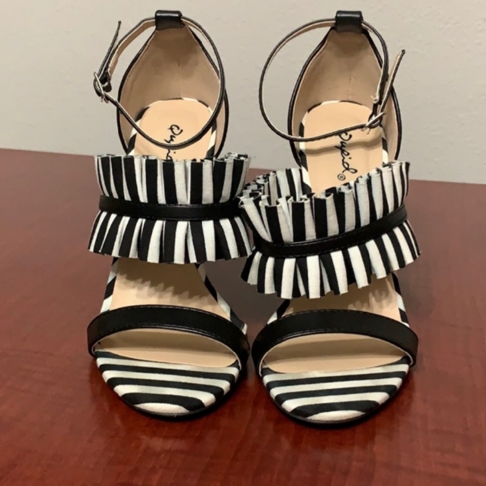 SOLD in a trade! Please do not purchase 😊